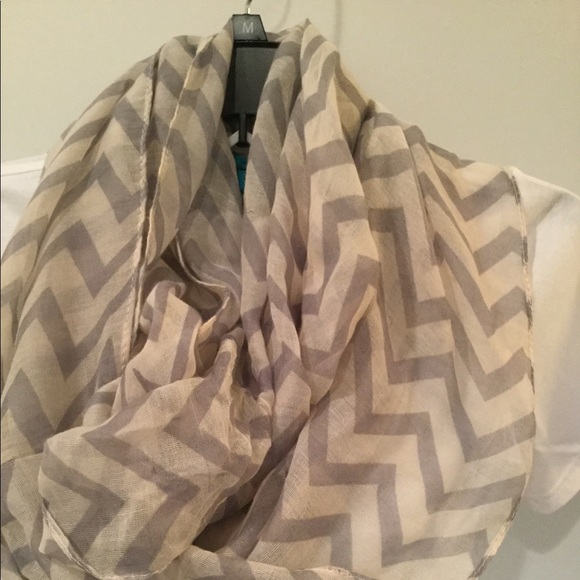 Infinity scarf - Picture 2 of 2